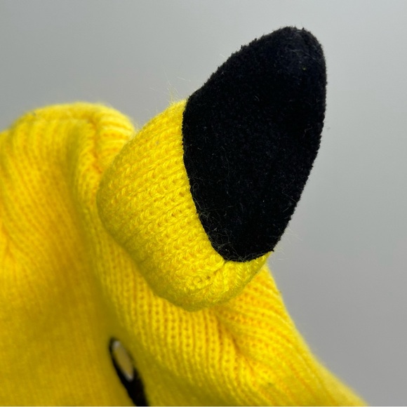 POKÉMON PIKACHU COSPLAY KNIT HAT WITH EARS UNISEX BEANIE - Picture 4 of 5
